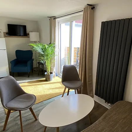 Happynest Apartment *